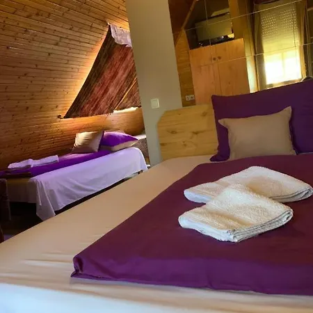 Franc Llagami - - 1 Hotel